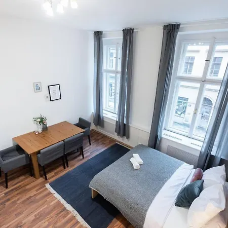 Modern Loft Getaway Praha