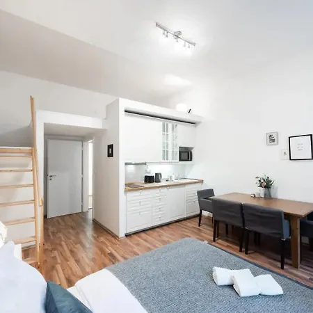 Modern Loft Getaway Apartmán